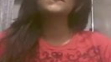Sexy Indian Girl Teasing With Her Natural Boobs
