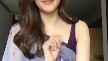 Kajal Aggarwal Showing Armpits and Boobs in Sleeveless Saree