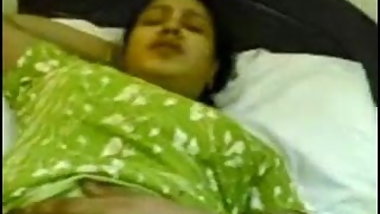 Bangla or Nepali singing bhabhi being fingered for fuck