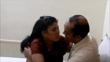 Indian wife pleasing her hubby boss
