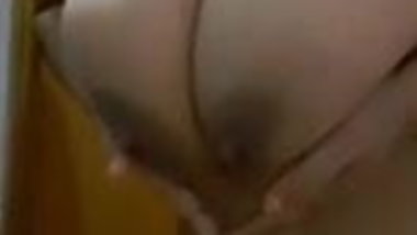 Huge mallu aunty showing her big round boobs