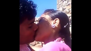 Must indian Kiss Style