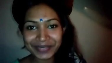 Horny Bangla Beauty Parlour Girl Leaked Scandal wid Audio