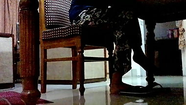 ELDER SISTER CAUGHT CROSS LEG MASTURBATING (REAL) NO NUDE