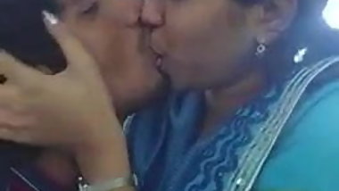 Kiss