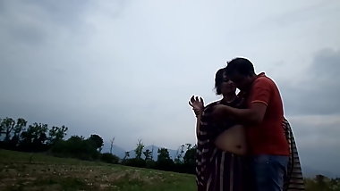 Big naval Bengali Rendi magi