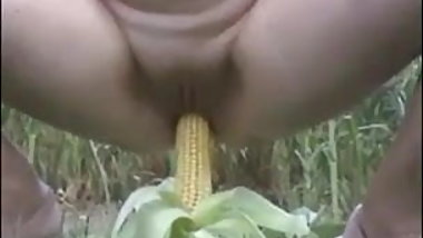 Khet men bhutta sexy chudai