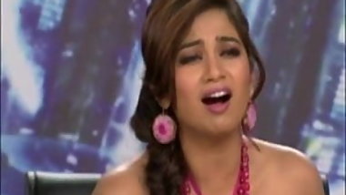 Indian Singer Shreya Ghoshal showing Hot BOOBS on a TV Show
