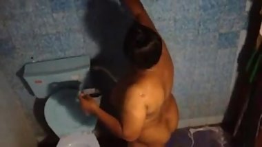 BANGLADESHI - Neighbor AUNTY bathing & washing