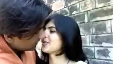 Desi indian cute girl fucked outdoor