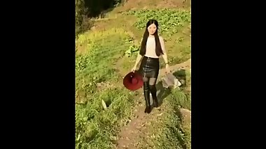 teen boyfriend and girlfriend