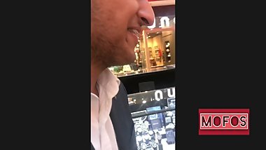 INDIAN BOY SCANDAL PUBLIC SUCK CUM DUMPSTER