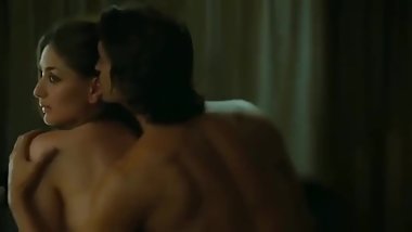 Hot Scene of Kareena Kapoor from Heroine