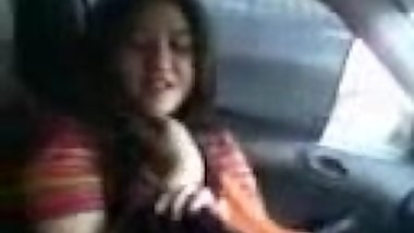 PAKISTANI - Cute College Girl Nimra with Bd in His CAR