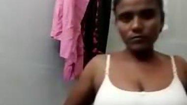 Indian mallu nurse show nude body to her secret BF