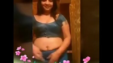indian bhabi showing her boobs