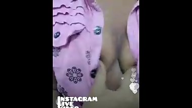 Show boobs and noval on live instagram