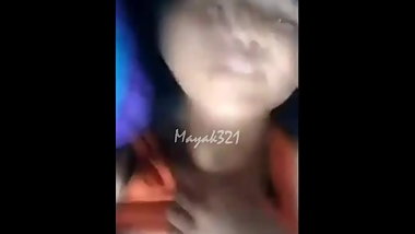 INDIAN TEEN FUDDI MEIN UNGLI KI