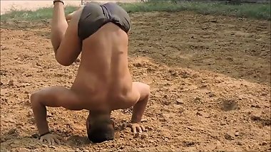 Making strong necks with these Desi techniques_