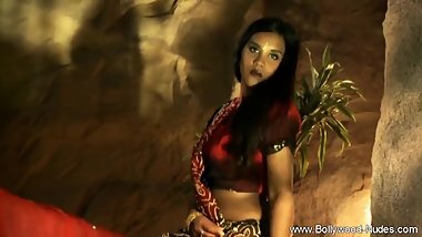 Sexy Babe Undressing In India