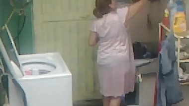 Spying Aunty Ass Washing ... Big Butt Chubby Plumper Mom