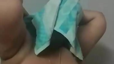 Desi wife boobs