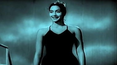 Hottest bikini models boob photo shoot