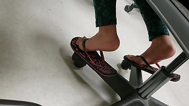 Young Indian Flipflop Candid (Part 4)