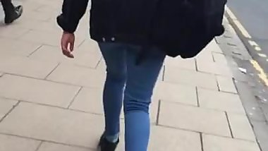 Hijabi walking 3