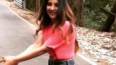Tamil Bigg boss Sakshi agarwal boobs