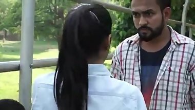 Indian Women hospitalising Men by ballbusting