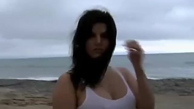 1 sunny leone in fiji
