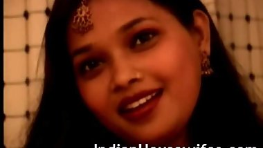Indian Housewife Red Sari Stripping Exposing Big Butts