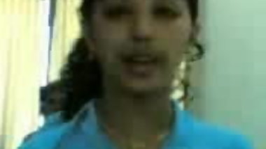 Mallu girls show her boobs to bf