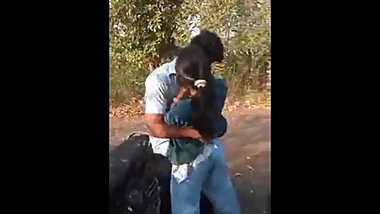 desi indian kiss and jappi in jangal on scooter sexy