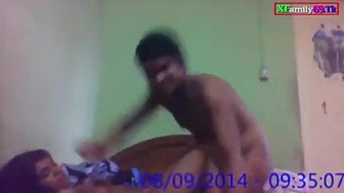 Cute Indian Delhi Teen Girl Fuck With Her BF On Web