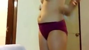 indian girl wearing her dress after fucking