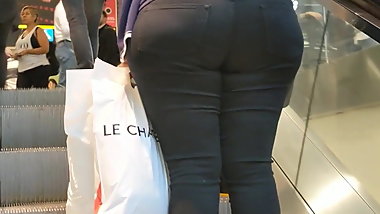 Wide hips Indian milf prt1