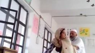 Desi head master fuck urdu teacher school affair caught mms