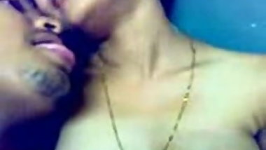 Cute Kerala aunty's Boobs and Pussy show captured by her BF
