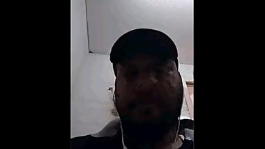 pakistanian in saudi arabia : show her cock on webcam