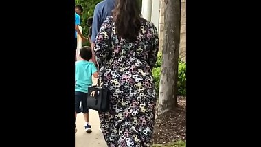 MUSLIM WIFE WITH BIG BOOTY (Must See!)