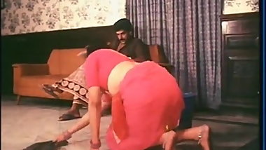 Mallu Maid Cleavage Show