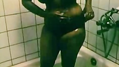 Hot & Sexy Southindian B Grade Actress Shakeela's HUGE Boobs