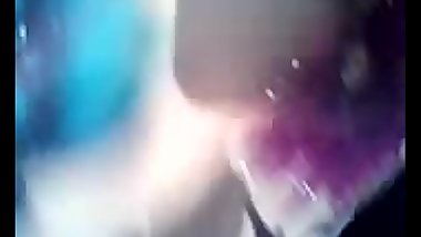 INDIAN - Tamil marvadi aunty showing her boobs in bus