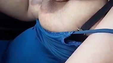 Desi girl in car having