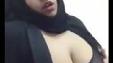 Desi paki Bhabhi fat ass hole thighs Big boobs muslim hijab