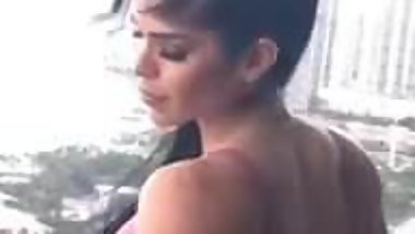sexy lady in bikini 2.mp40