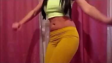 Desi escort sexy dance. Wanna play with me guys?