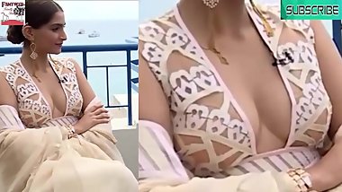 Sonam Kapoor Hottest Milky Boobs Show Almost Naked XXX Very Sexy Video